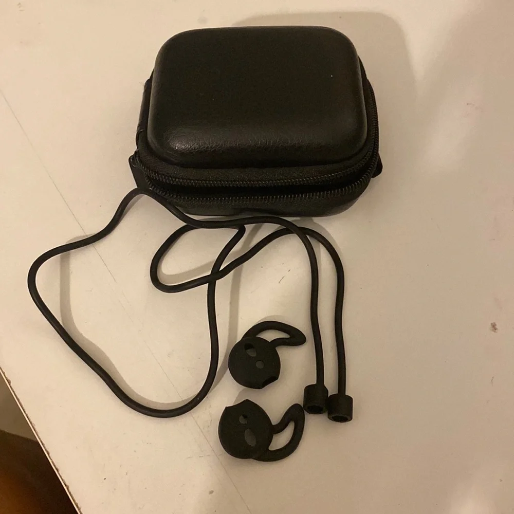 AirPods| holder | black